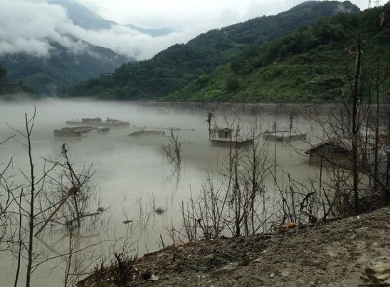 暴雨过后 淹没5年的北川重现水面